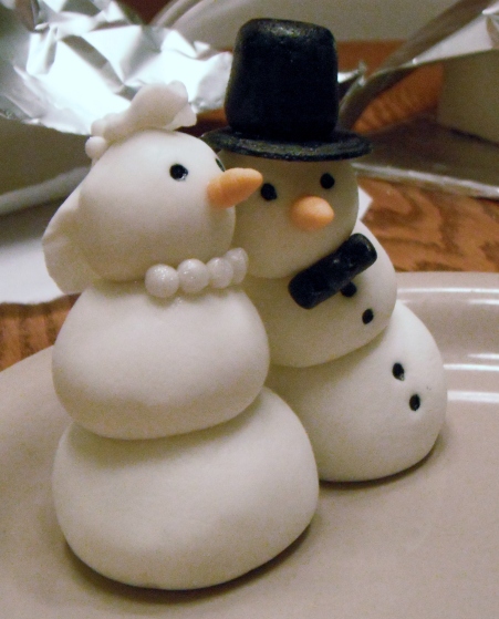 Snowmen Wedding Topper, as requested by the winter bride. Sorry, no Parson Brown.